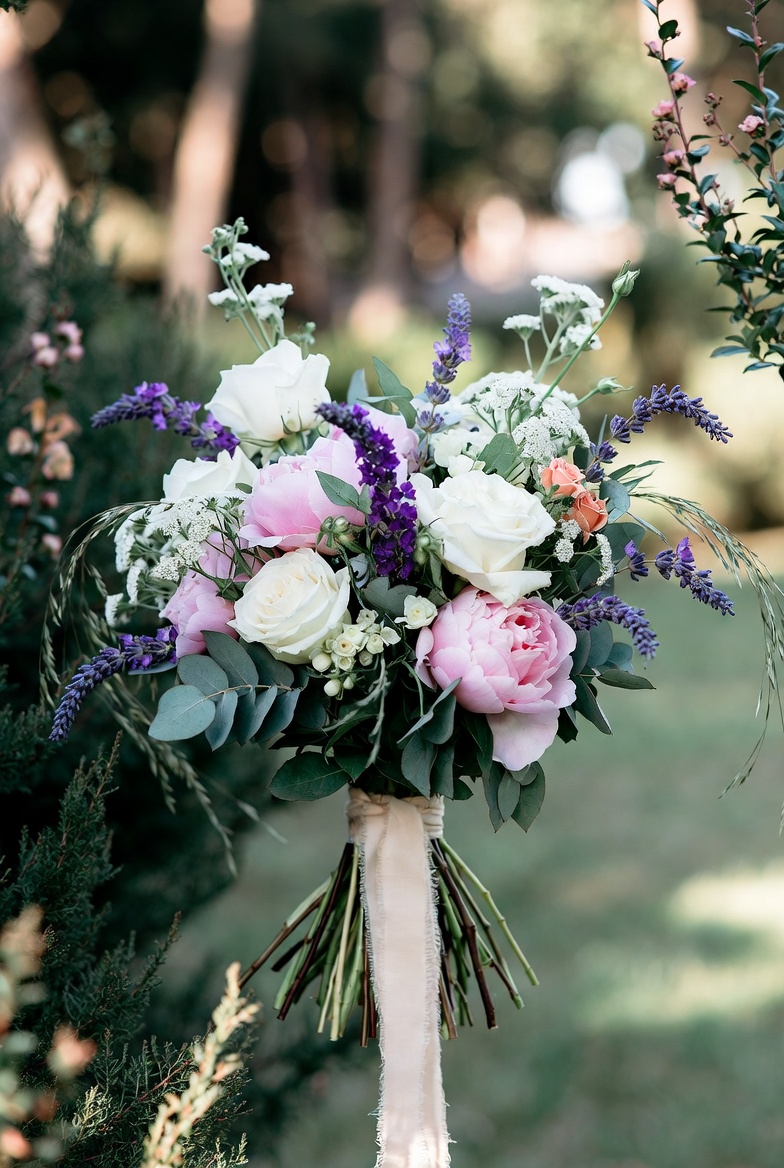 pioenroos euca blauw witte hyp Luxe en verfijnd, met een rustige elegantie. Geschikt voor exclusieve locaties en VIP-bruiloften.